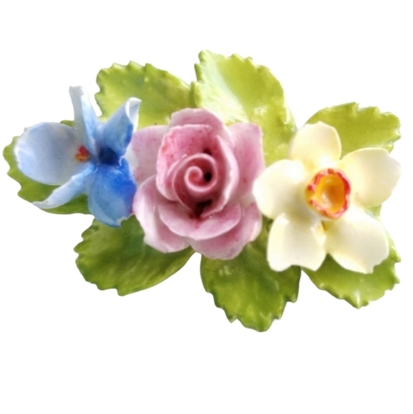 Vintage Dorothy Ann China Brooch Pin - Picture 2 of 12